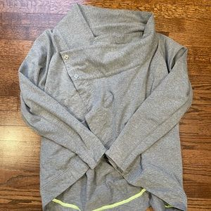 Lululemon size 6 wrap sweatshirt